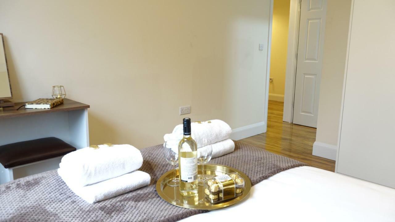 Luxury 2 Bed 2 Bath - Free Parking - 5Min To Airport - Sleeps 6 Apartment Ashford  Exterior foto
