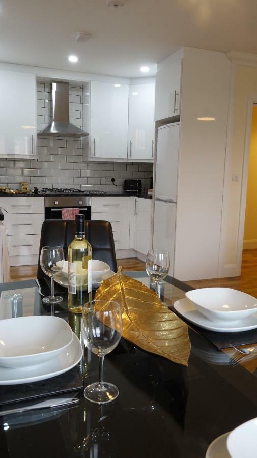 Luxury 2 Bed 2 Bath - Free Parking - 5Min To Airport - Sleeps 6 Apartment Ashford  Exterior foto