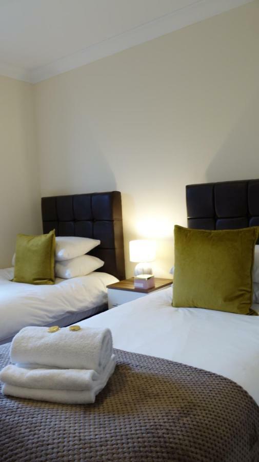 Luxury 2 Bed 2 Bath - Free Parking - 5Min To Airport - Sleeps 6 Apartment Ashford  Exterior foto