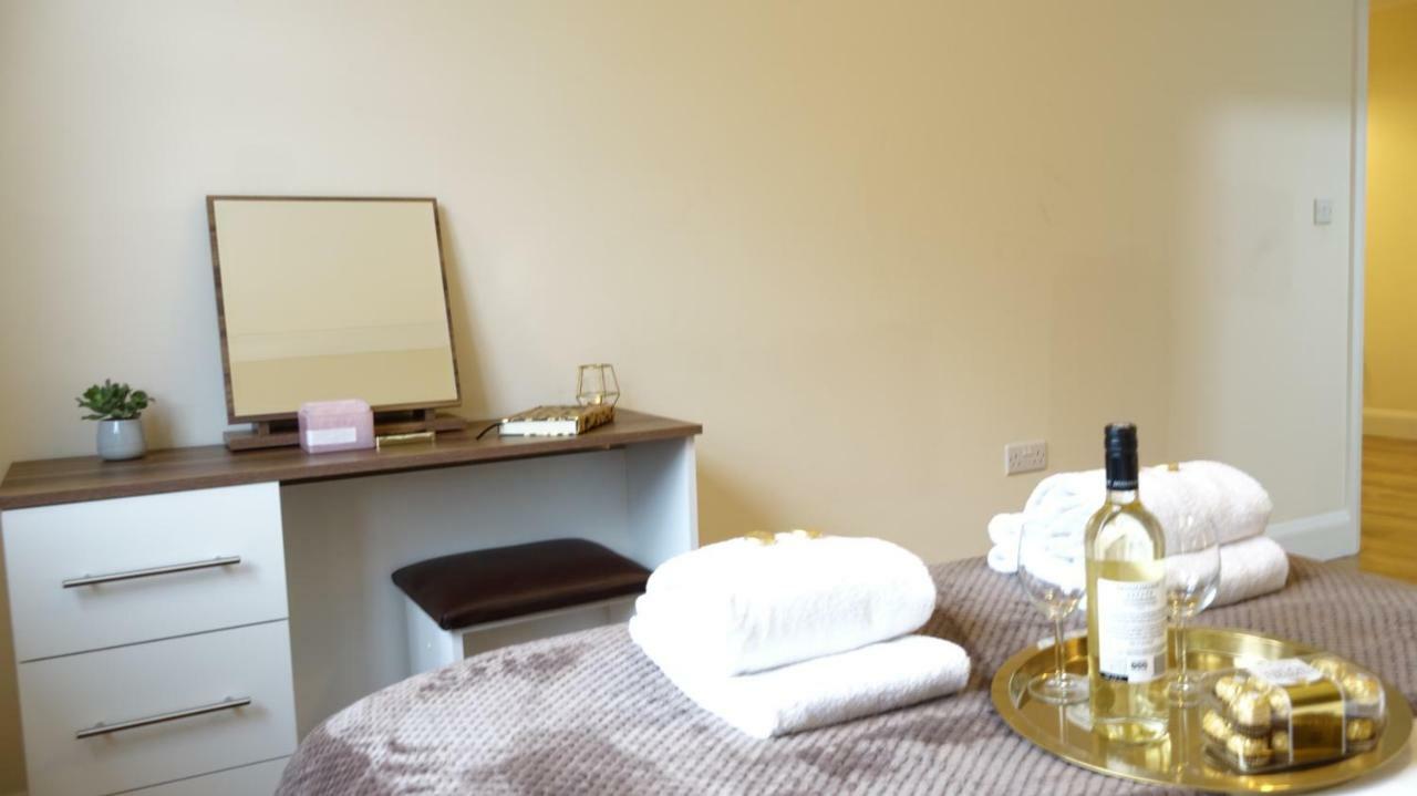 Luxury 2 Bed 2 Bath - Free Parking - 5Min To Airport - Sleeps 6 Apartment Ashford  Exterior foto